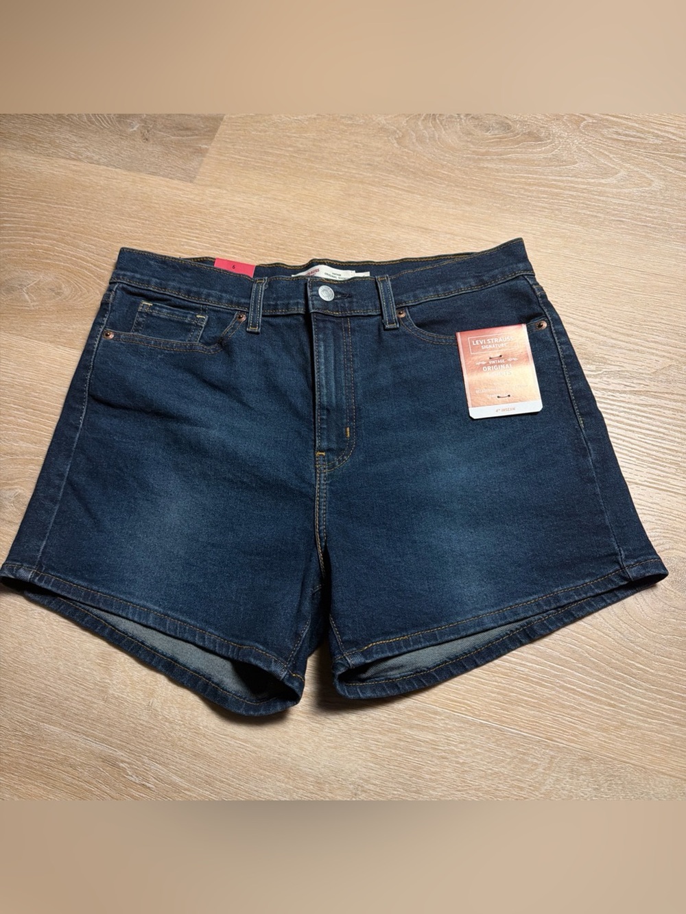 Levi Strauss Signature Women's Denim Jean Shorts Vintage Original Mid Rise 4” 6
